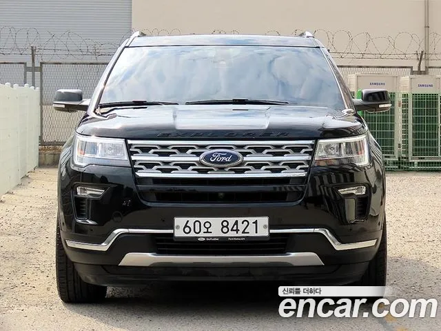 Ford Explorer 2019 — photo 1