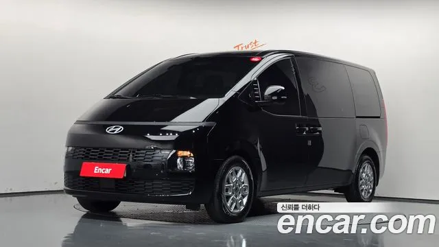 Hyundai Staria 2026 — photo 1