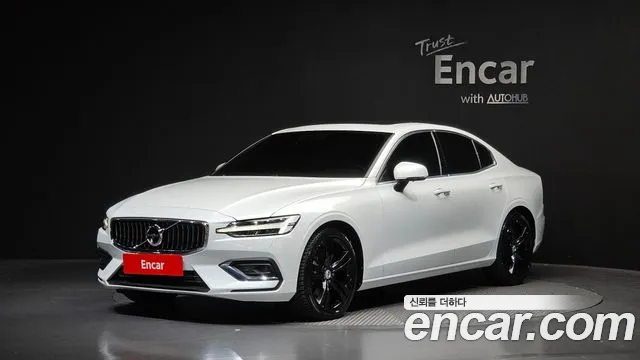 Volvo S60 2021 — photo 1