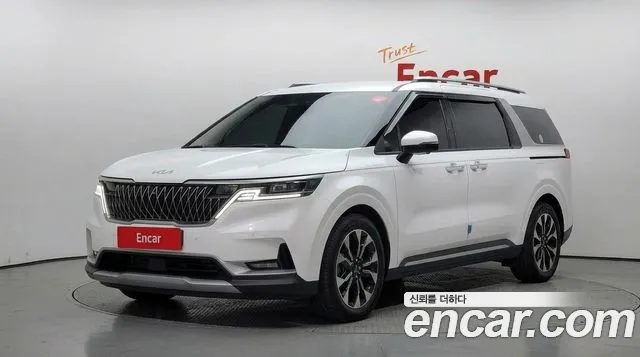 Kia Canival 2023 — photo 1