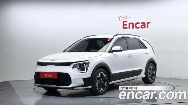 Kia Niro 2023 — photo 1