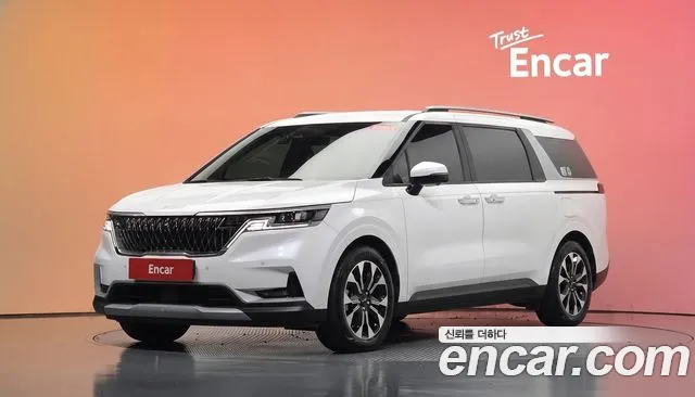 Kia Canival 2023 — photo 1