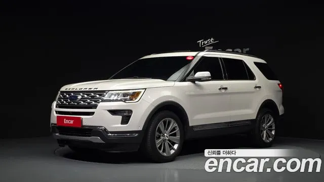 Ford Explorer 2018 — photo 1