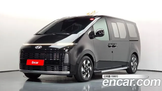 Hyundai Staria 2026 — photo 1