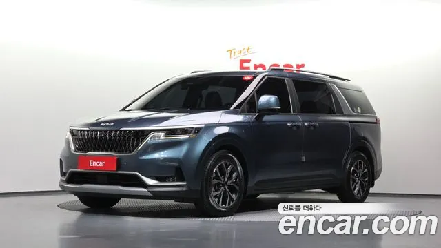 Kia Canival 2023 — photo 1