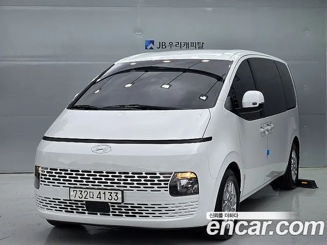 Hyundai Staria 2022 — photo 1