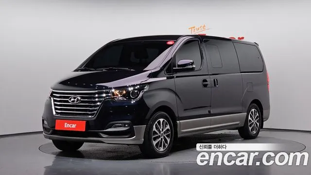 Hyundai Starex 2021 — photo 1