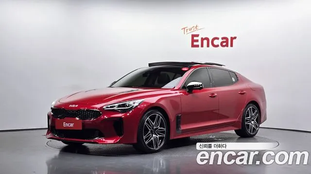 Kia Stinger 2023 — photo 1