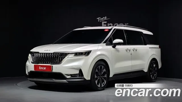 Kia Canival 2023 — photo 1