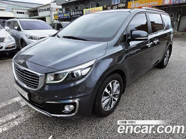 Kia Canival 2017 — photo 1