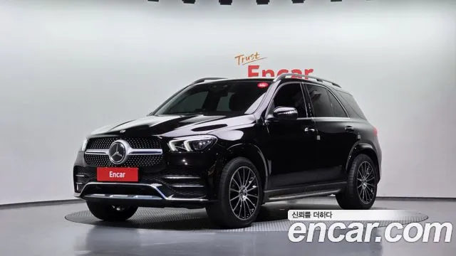 Mercedes-Benz GLE-Class 2023 — photo 1