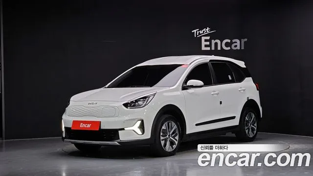 Kia Niro 2023 — photo 1