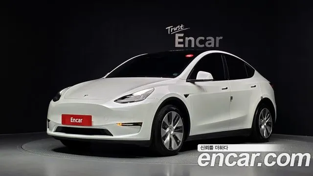 Tesla Model Y 2021 — photo 1
