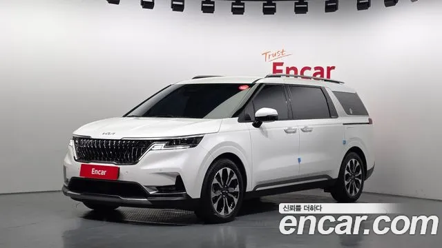 Kia Canival 2023 — photo 1