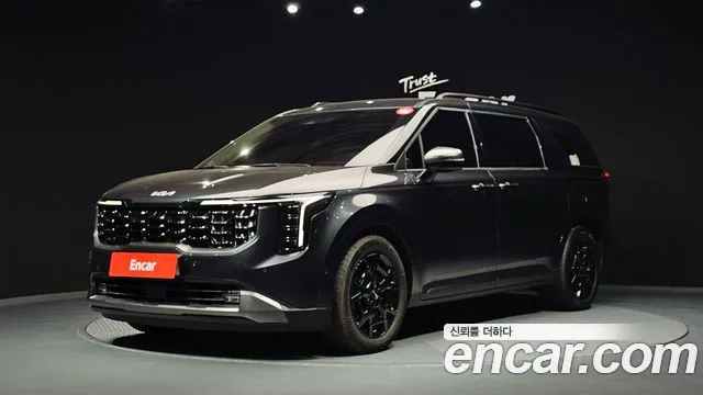 Kia Canival 2025 — photo 1