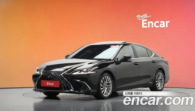 Lexus ES 2022 — photo 1
