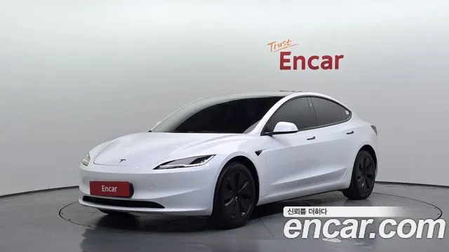 Tesla Model 3 2026 — photo 1