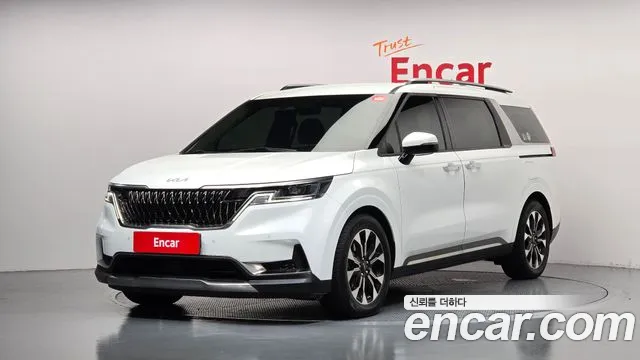 Kia Canival 2023 — photo 1