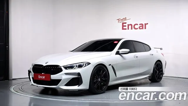 BMW 8-Series 2022 — photo 1