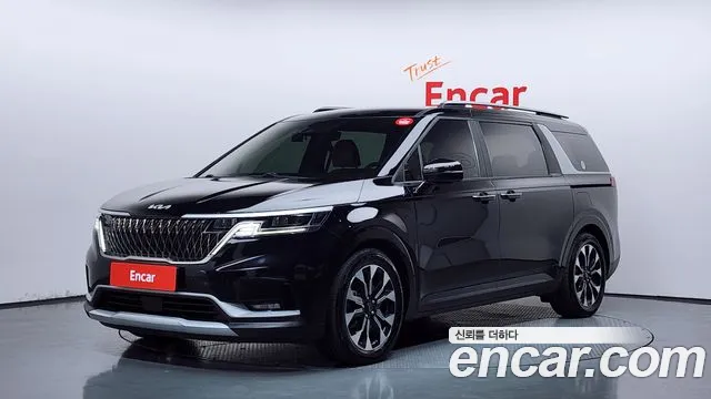 Kia Canival 2023 — photo 1