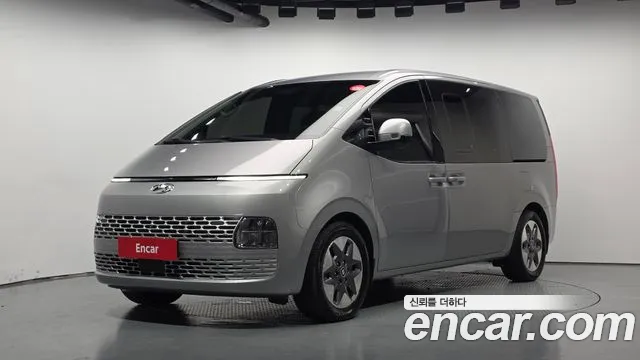 Hyundai Staria 2022 — photo 1