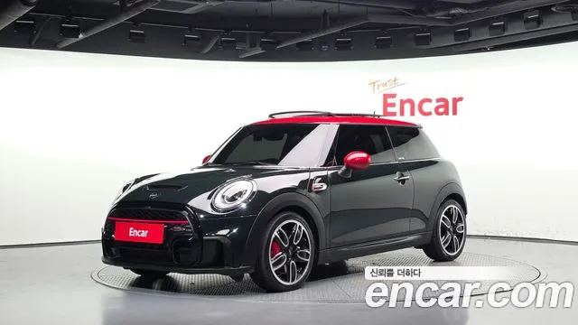 Mini Cooper 2018 — photo 1