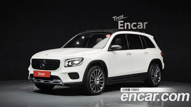 Mercedes-Benz GLB-Class 2020 — photo 1