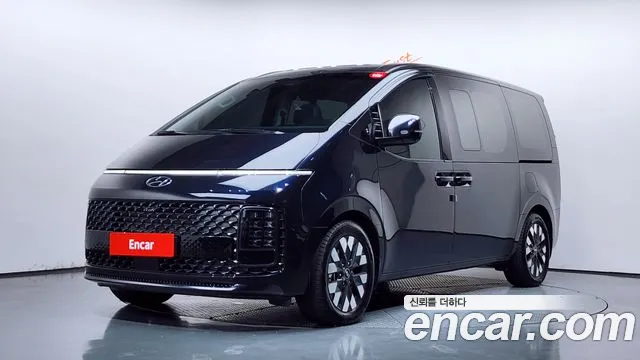 Hyundai Staria 2024 — photo 1