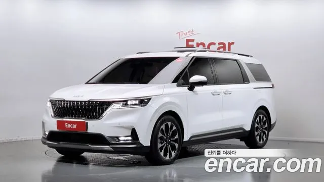 Kia Canival 2023 — photo 1