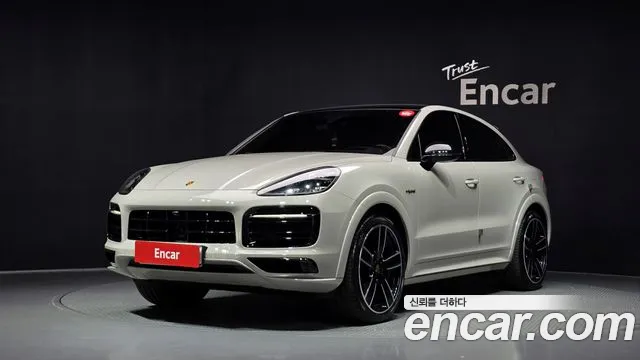 Porsche Cayenne 2022 — photo 1