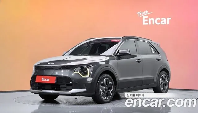 Kia Niro 2023 — photo 1