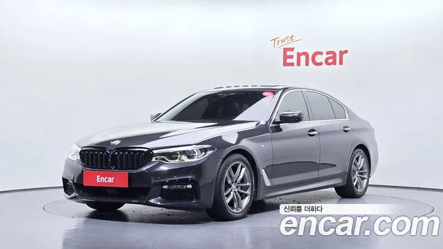 BMW 5-Series 2018 — photo 1