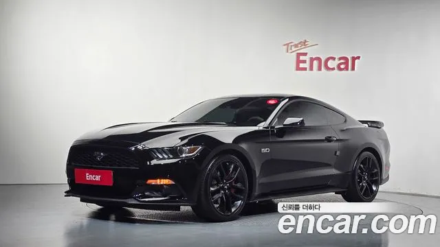 Ford Mustang 2017 — photo 1
