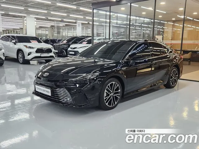 Toyota Camry 2025 — photo 1