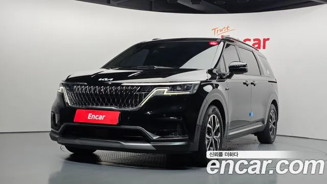 Kia Canival 2023 — photo 1