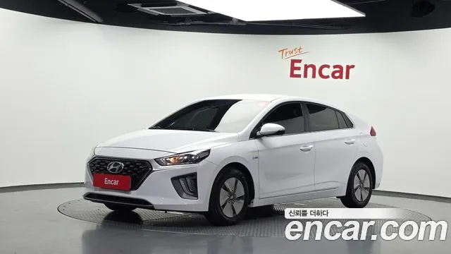 Hyundai Ioniq 2020 — photo 1