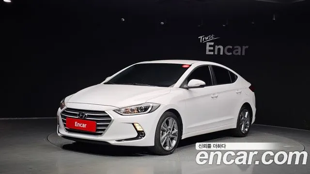 Hyundai AVANTE 2018 — photo 1