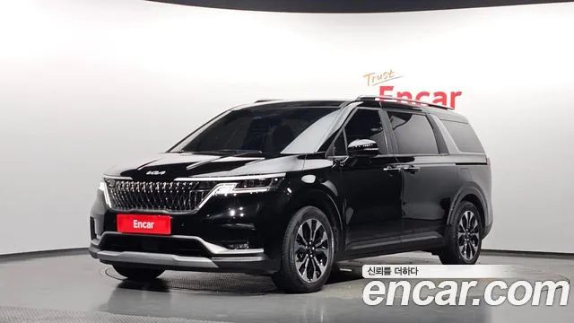 Kia Canival 2023 — photo 1