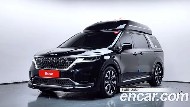 Kia Canival 2023 — photo 1