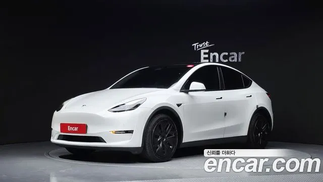 Tesla Model Y 2022 — photo 1
