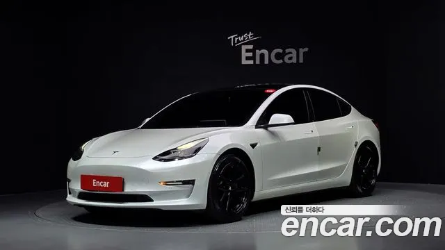Tesla Model 3 2022 — photo 1