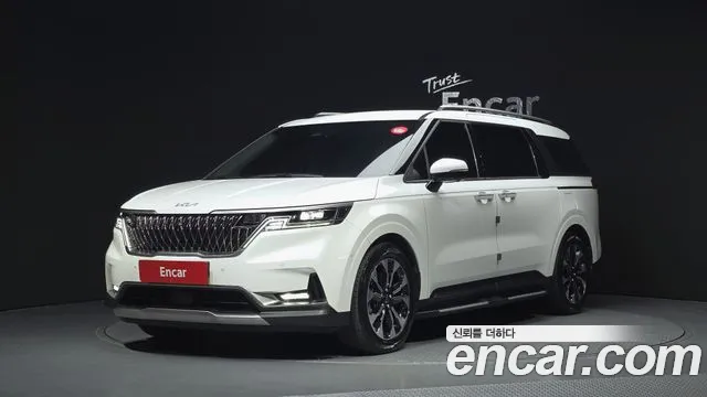 Kia Canival 2023 — photo 1