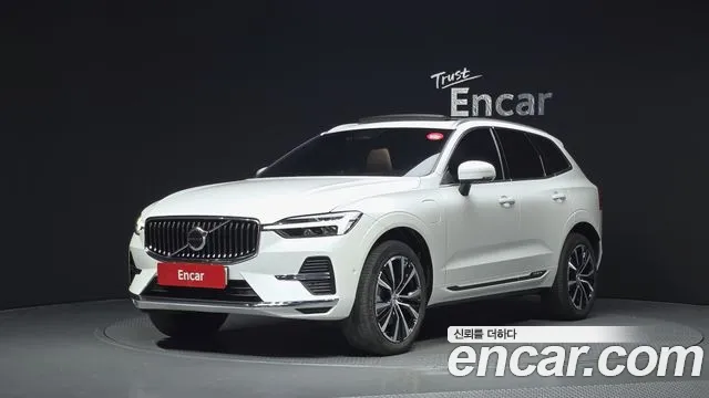 Volvo XC60 2023 — photo 1