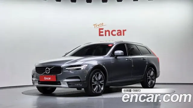 Volvo V90 2019 — photo 1