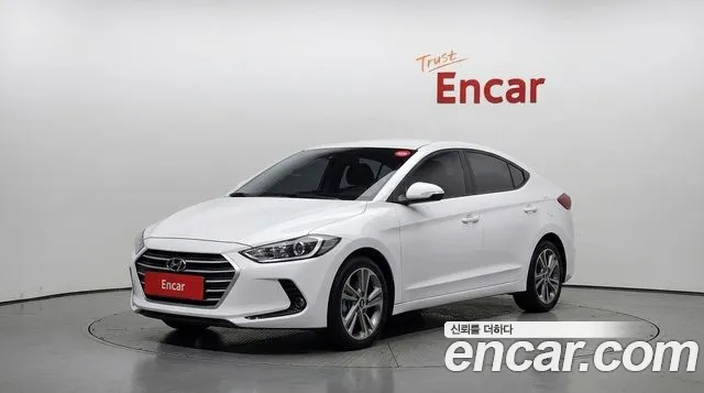 Hyundai AVANTE 2018 — photo 1