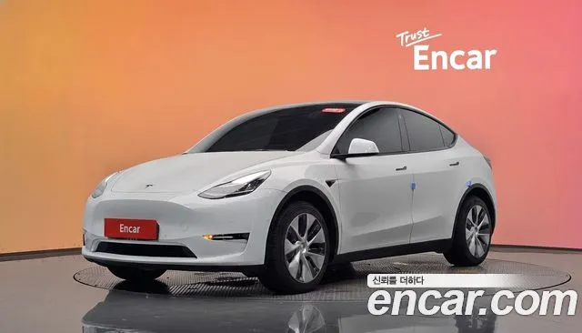 Tesla Model Y 2022 — photo 1
