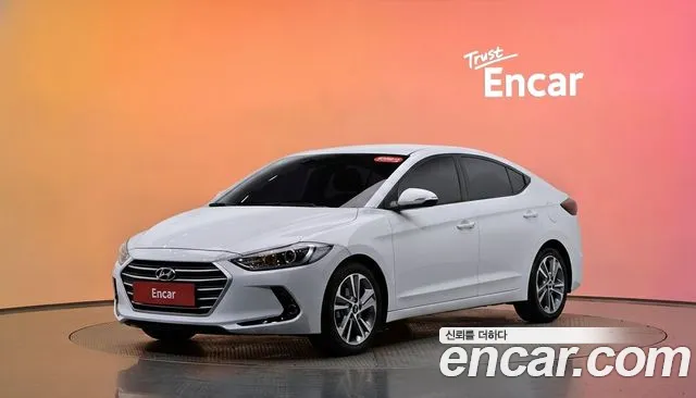 Hyundai AVANTE 2018 — photo 1