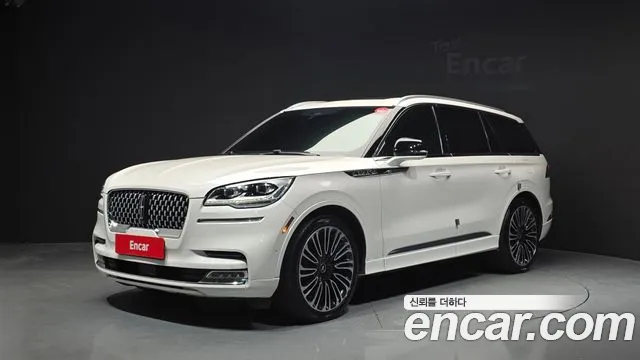 Lincoln Aviator 2023 — photo 1