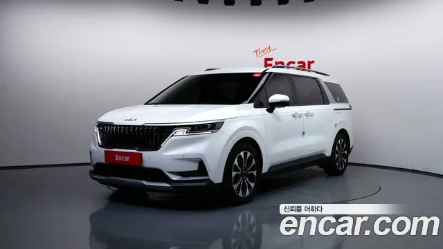 Kia Canival 2023 — photo 1