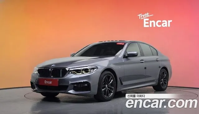 BMW 5-Series 2017 — photo 1